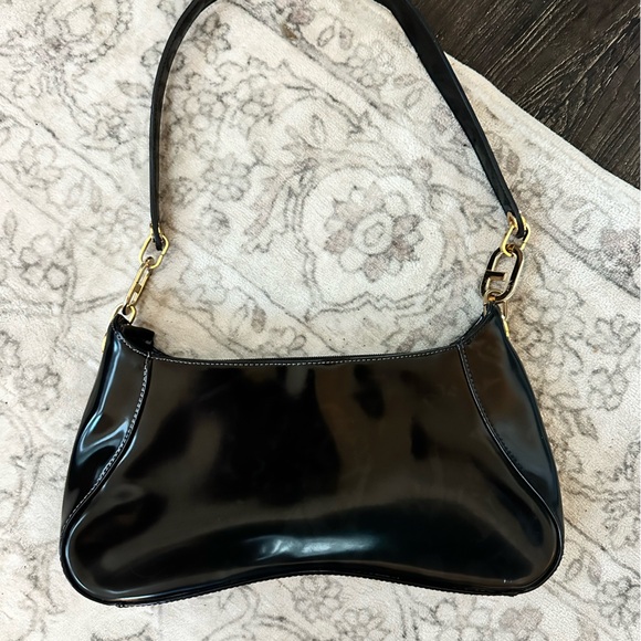 Y2K GUESS Black Patent Leather Shoulder Bag - Picture 6 of 11